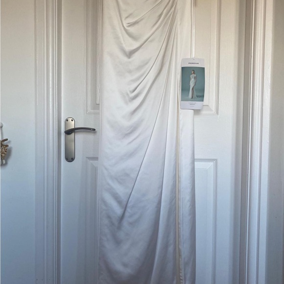 PRONOVIAS - 'Agathy' Wedding Dress - Size US10 - MSRP $3120 - NWT - SAVE $2300 - Picture 11 of 16